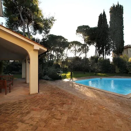 Villa Fratelli Maristi Villa *
