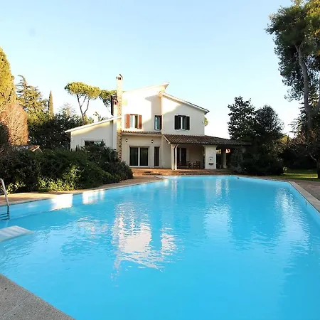 Fratelli Maristi Villa * Rome